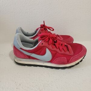 Nike Pink Running Shoes Size 6.5